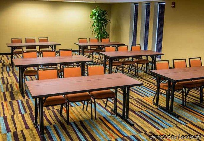 שרונוויל Chester Inn & Suites מראה חיצוני תמונה