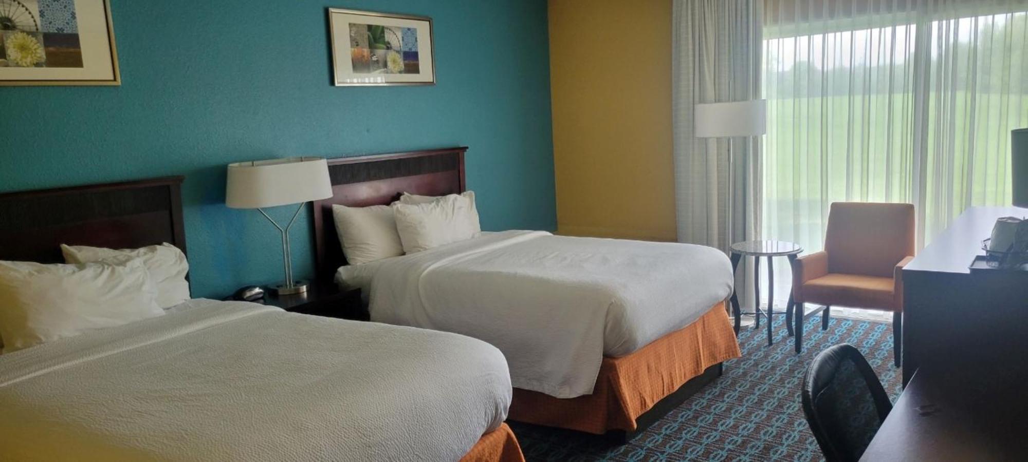 שרונוויל Chester Inn & Suites מראה חיצוני תמונה