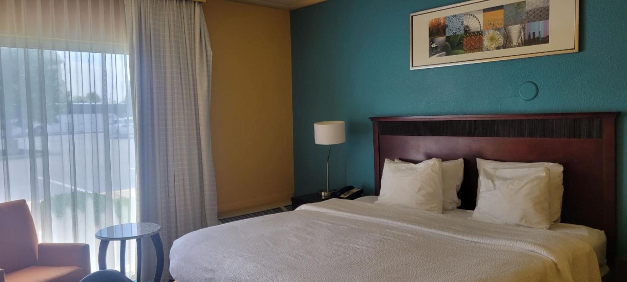 שרונוויל Chester Inn & Suites מראה חיצוני תמונה