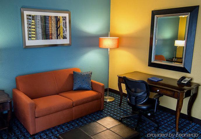 שרונוויל Chester Inn & Suites מראה חיצוני תמונה
